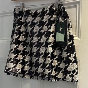 Tuckernuck Meg Black and White Sequin Mini Skirt size 4